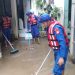 Respon Cepat Tim SAR Ditpolairud Polda Metro Jaya Evakuasi Warga Yang Terkena Banjir