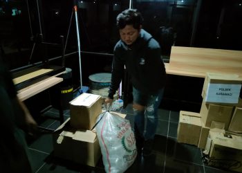 Polisi RW Terima Laporan Warga Soal Peredaran Miras, Amankan 50 Kantong Ciu