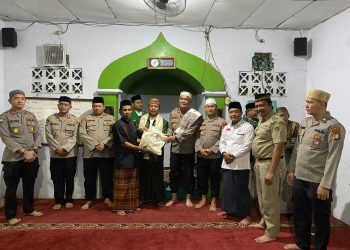 Dirbinmas Polda Metro Jaya Sahur dan Subuh Keliling di Mushola Al Hikmah Kalideres