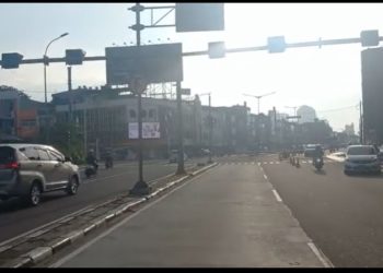 Urai Macet di Tol Dalam Kota, Polisi Berlakukan Contraflow di TL Tomang