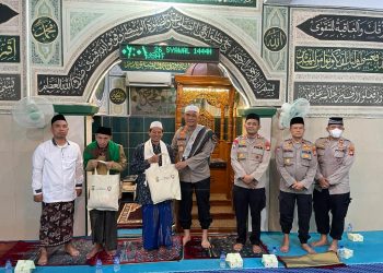 Ditbinmas Polda Metro Jaya Giat Suling dan Serahkan 100 Paket Sembako di Masjid As Syukur
