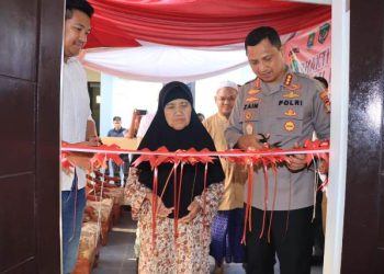 Bedah Rumah Hari Bhayangkara ke-77, Kapolres Metro Tangerang Kota, Ibu Maryam: Terimakasih Polri