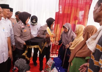 Jelang Hari Jadi Polwan Ke-75, Polwan Polres Metro Bekasi Renovasi Rumah Warga