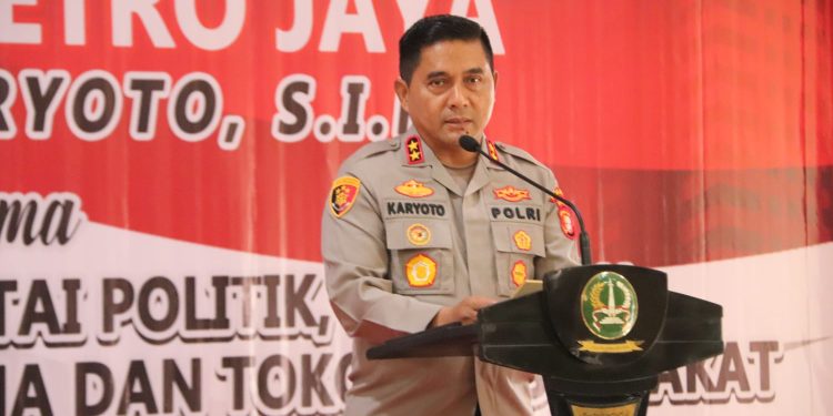 Kapolda Metro Jaya Bersama Forkopimda Tangerang Kota gelar Coffee Morning dan Berikan Bantuan Air Bersih