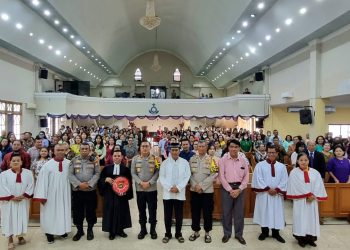 Perkuat Kerukunan Jelang pemilu 2024, Kapolrestro Depok Kunjungi Gereja HKGB Depok Timur