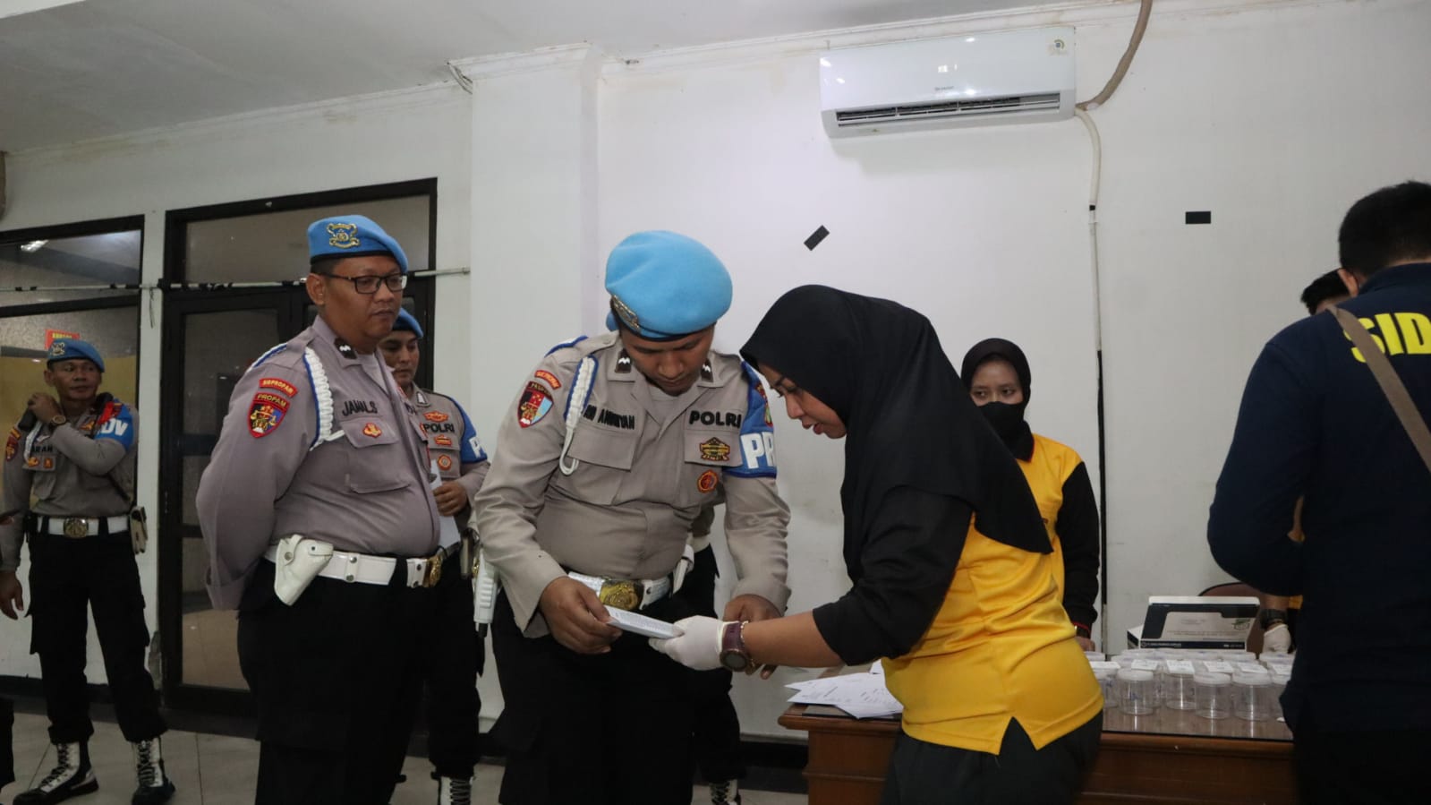 Penguatan Pengawasan Personil Polri, Propam Polres Metro Jaktim Cek ...