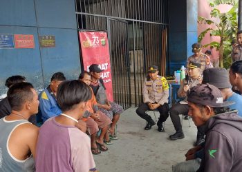 Polres Pelabuhan Tanjung Priok Gelar Jumat Curhat Silahturahmi dengan Pekerja Pelabuhan Muara Baru