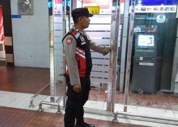 Antisipasi Gangguan Kamtibmas, Polisi Patroli di sekitar ATM Center di Bandara Sotta