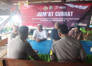 Cooling system : Kapolres Kepulauan Seribu Pimpin Jumat Curhat di Pulau Harapan untuk Wujudkan Keamanan dan Ketertiban Masyarakat