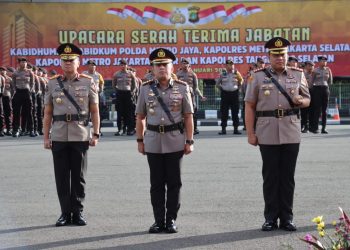 Kapolda Metro Pimpin Sertijab Kabid Humas, Kabidkum, dan Kapolres
