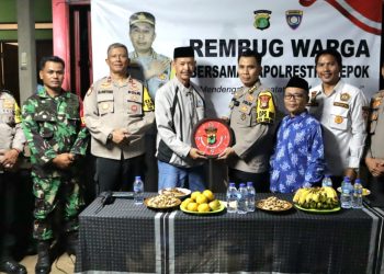 PLH Kapolres Metro Depok Gelar Rembug Warga Dengan Tema “Mendengar, Mencatat dan Mencari Solusi”.