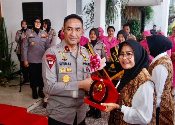Kapolda Metro Lepas Polwan Purnatugas: Terima Kasih atas Dedikasi dan Dharma Baktinya