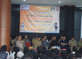 Kapolsek Menghadiri Kegiatan Pelantikan dan Pembekalan Anggota Pengawas TPS Untuk Pemilu Tahun 2024 Se-Kecamatan Gambir