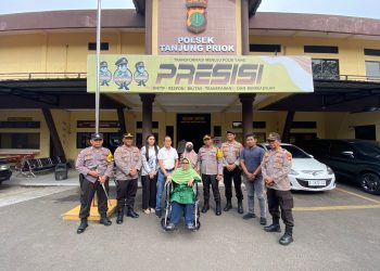 Bakti Sosial Pemberian Kursi Roda Oleh Polsek Tanjung Priok Bersama Donatur Bapak Haji Gani
