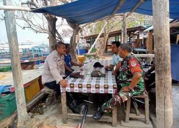 Bhabinkamtibmas dan Babinsa Pulau Harapan Ajak Warga Bersama Ciptakan Kamtibmas Kondusif