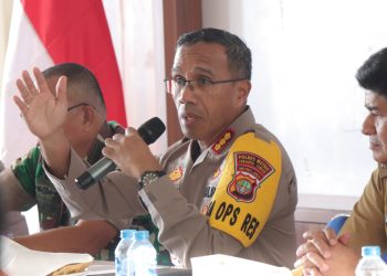 Kapolres Rembug Kamtibmas dengan Warga Cipinang Besar Utara Antisipasi Tawuran dan Guantibmas.