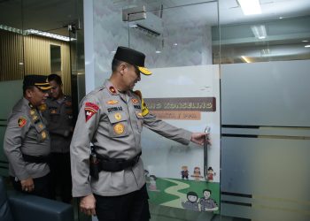 Pasca Direnovasi Wakapolda Metro Jaya Lakukan Pengecekan Ruang SPKT Polda Metro Jaya