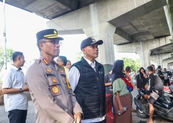 Pastikan aman saat penghitungan suara, Kapolres bersama Dandim kontrol TPS rawan banjir di Cakung