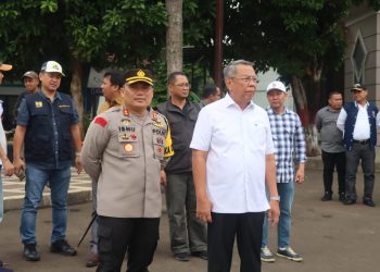 Kapolres Tangsel Bersama Walikota Monitoring Pemungutan Suara Lanjutan (PSL) Di Perumahan Maharta Kelurahan Pondok Kacang Timur