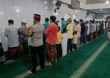 Melalui giat Subuh Keliling, Bhabinkamtibmas tingkatkan silaturahmi dan jalin persaudaraan dengan masyarakat