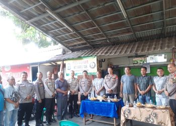 Asistensi Pos Kamling Polsek Pesanggrahan di Kelurahan Petukangan Selatan