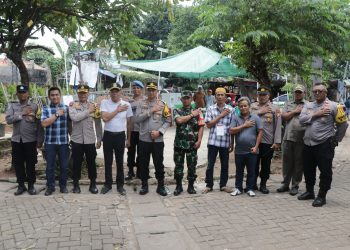 Kapolres Metro Tangerang Kota Lakukan Pengecekan PSL di Beberapa TPS