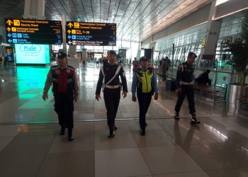 Ciptakan Rasa Aman, Personil Gabungan dari Unsur Polri-TNI, Avsec dan Security Sisir Terminal 3 Bandara Soekarno-Hatta