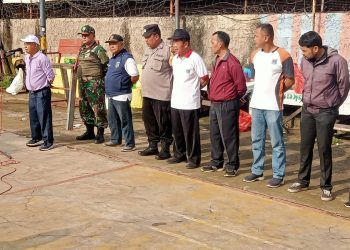 Bhabinkamtibmas bersama Tiga Pilar laksanakan Minggu bersih jaga kelestarian lingkungan