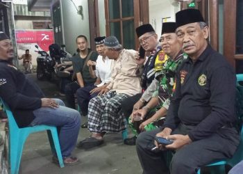 Bhabinkamtibmas dan Babinsa Takziah ke rumah duka anggota KPPS Kel. Tengah