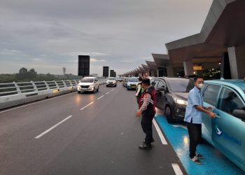 Antisipasi Kemacetan,Personil Polsubsektor Terminal 3 Atur Lalu lintas