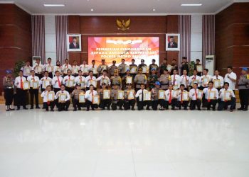 Kapolres Metro Bekasi Berikan Penghargaan Kepada Anggota Paspampres dan Personel Yang Berprestasi