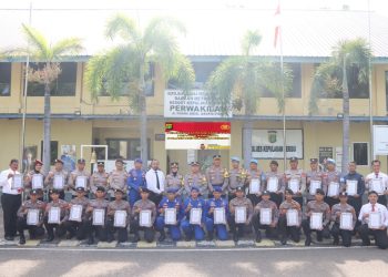 Kapolres Kepulauan Seribu Berikan Penghargaan atas Kontribusi dalam Pemilu 2024 yang Aman dan Damai