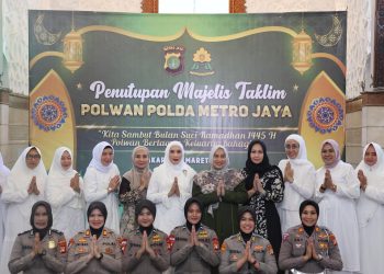 Sambut Bulan Suci Ramadhan Polwan dan Ibu Asuh Polwan Polda Metro Jaya Gelar Penutupan Majelis Taklim