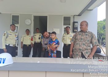 Bhabinkamtibmas Temukan Seorang Anak Berkeliaran Di Sumarecon
