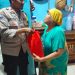Kapolsek Ciputat Timur Berikan Santunan kepada Lansia Berusia 68 Tahun di Kelurahan Pondok Ranji