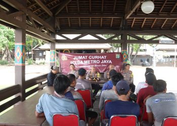 Kapolres Kepulauan Seribu Gelar Jumat Curhat di Pulau Ayer untuk Perkuat Kondisi Kamtibmas Pasca Pemilu 2024