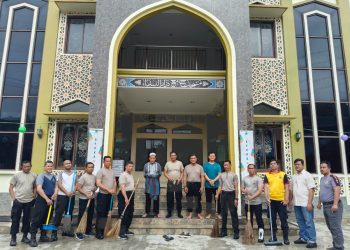 Serentak! Bakti Sosial Membersikan Masjid Di Bulan Suci Ramadhan