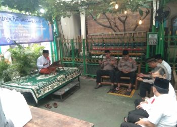 Kapolsek Matraman menghadiri kegiatan Pembukaan Pesantren Ramadhan