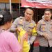 Tebar kebaikan Polres Metro Jakarta Barat dan Polsek Kebon Jeruk Bagikan 350 Paket Sembako Gratis