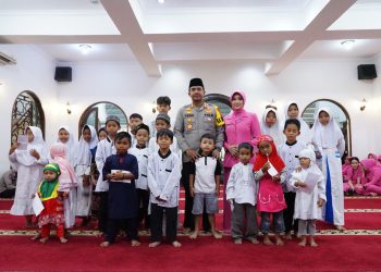 Kapolres Metro Bekasi Gandeng Forkopimda Gelar Buka Puasa Bersama dan Santunan untuk Anak Yatim dan Dhuafa