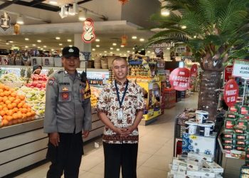 Cek Bahan Pokok Bhabinkamtibmas Parigi Lama Sambangi Hero Swalayan Emerald Bintaro