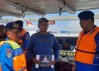 Team Patroli Satpolair Polres Kepulauan Seribu Lakukan Patroli Laut Dialogis di Perairan Pulau Pari