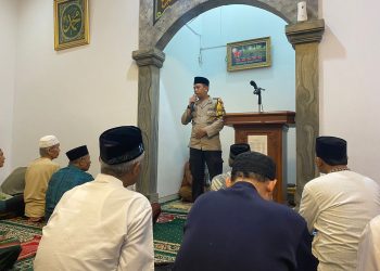 Sinergi TNI Polri di Bulan Ramadhan Dengan Tarawih Bersama Warga