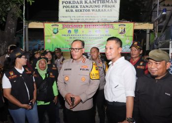 Sampaikan Pesan Kamtibmas Kapolres Metro Jakut Kunjungi Posko Pokdarkamtibmas Warakas