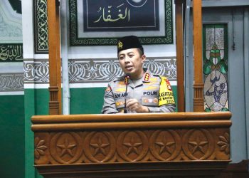 Ini Pesan Kabid Humas Polda Metro Jaya Saat Tarawih Keliling di Masjid Agung Al-Azhar Jaksel