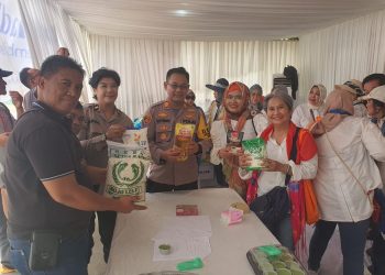 Polsek Duren Sawit bersama PWPSS gelar bazar ramadhan , jual paket murah Rp. 75.000