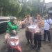 Ramadhan berkah, Polsek Pulogadung berbagi takjil kepada pengguna jalan raya