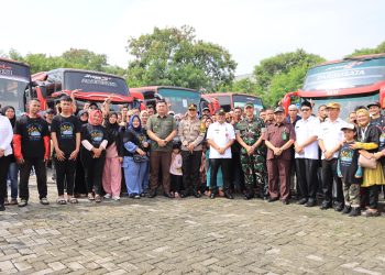 Pj. Wali Kota Bekasi Lepas Keberangkatan 550 Peserta Mudik Gratis