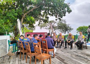 Kapolres Kepulauan Seribu Gelar Jumat Curhat di Pulau Bidadari: Mewujudkan Situasi Kamtibmas yang Kondusif dan Menyambut Idul Fitri 2024