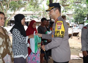 Polres Metro Depok Gelar Bakti Sosial di Slum Area